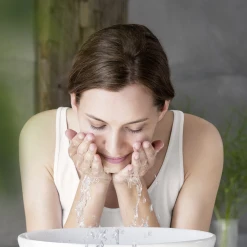 Weleda Zarter Reinigungsschaum -Dresdner Essenz shop MAM 7460111 SHOP IMAGE 1.4