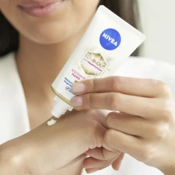 NIVEA Luminous Anti-Pigmentflecken Hochwirksame Hand Creme LSF15 -Dresdner Essenz shop MAM 9306068 SHOP IMAGE 1.4